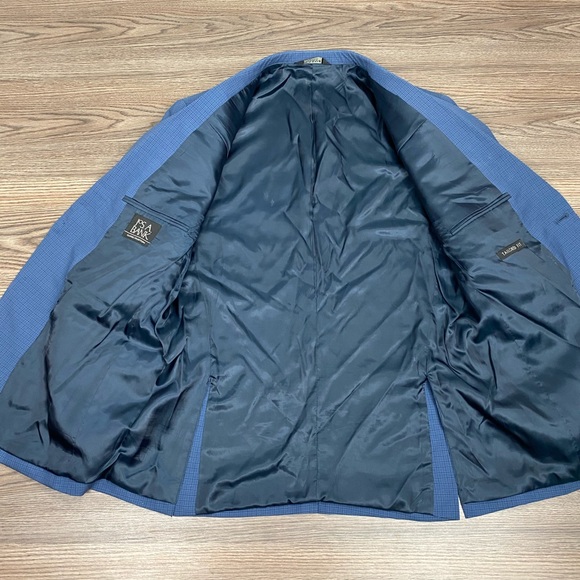 Jos A Bank Blue & Navy Plaid Sport Coat 44R - Picture 4 of 8